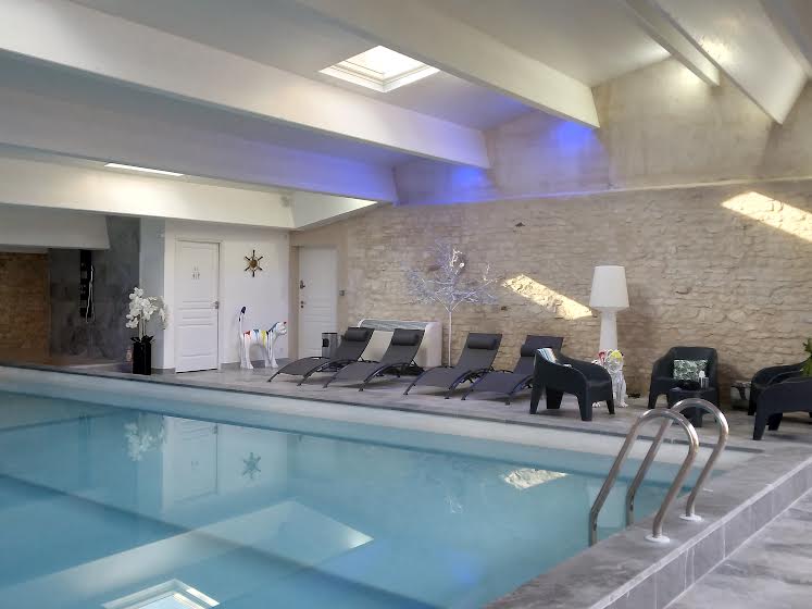 PISCINE INTERIEURE